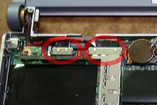 LCD パネルの信号線のコネクタ
